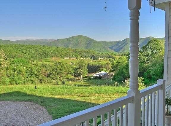 3rd image of 120 Spring Ridge Ln