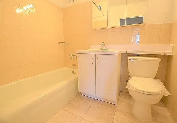 4th image of 1751 2nd Ave APT 15J