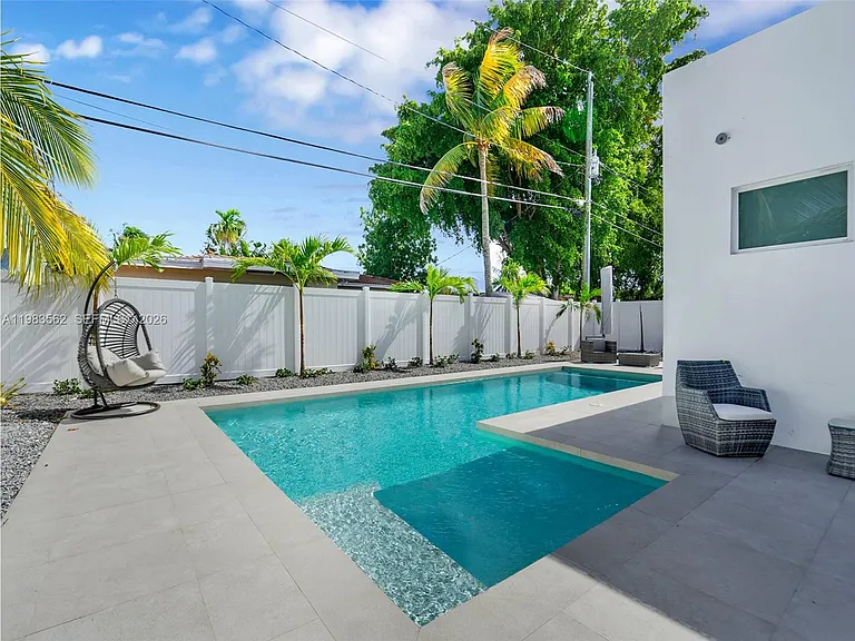 7525 Buccaneer Ave — Photo 34