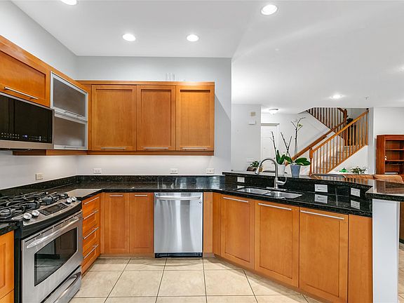 3rd image of 3055 NW 126th Avenue #103