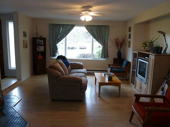 3rd image of 52 Rosewood Ln