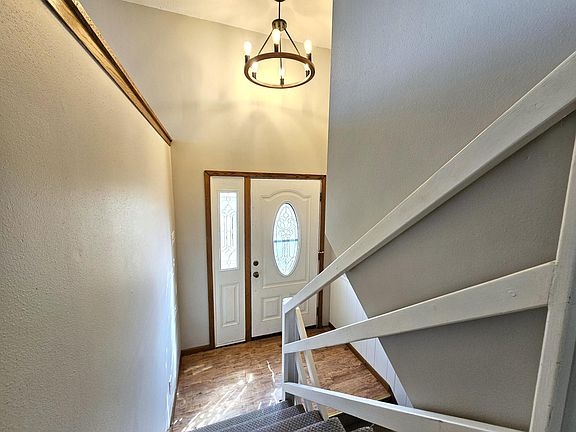 5th image of 17132 River Oaks Blvd