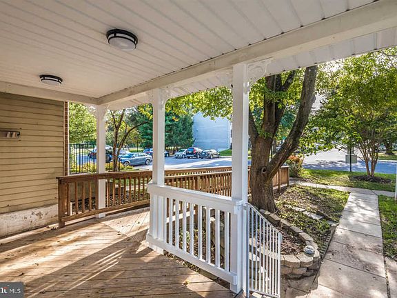 3rd image of 19011 Grotto Ln