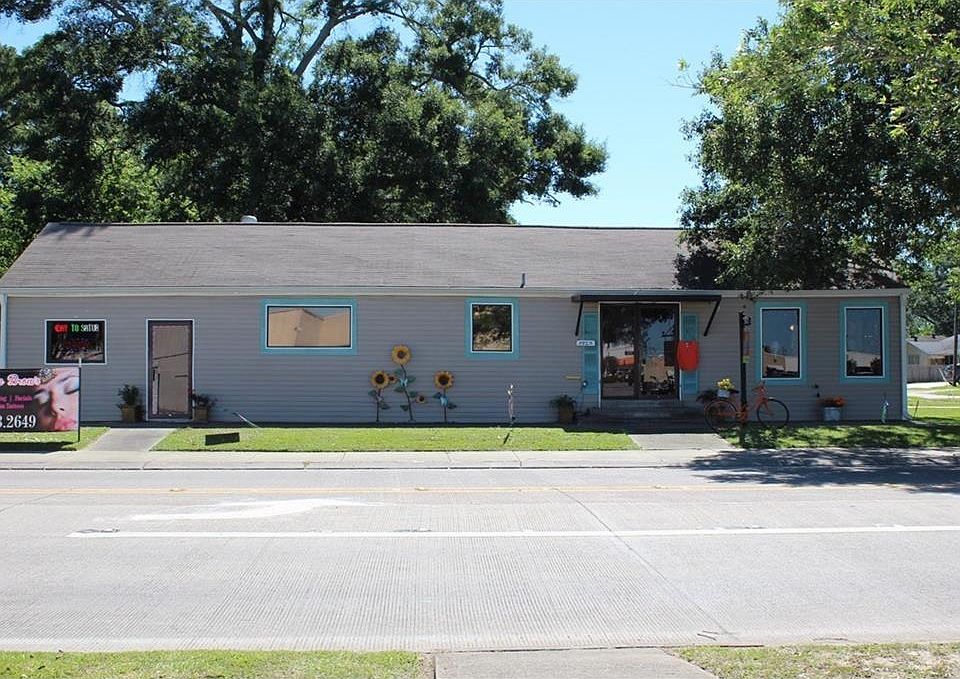 1st image of 3045 Ernest St
