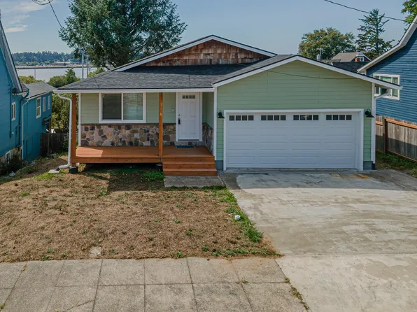 1556 McPherson Ave, North Bend, OR 97459