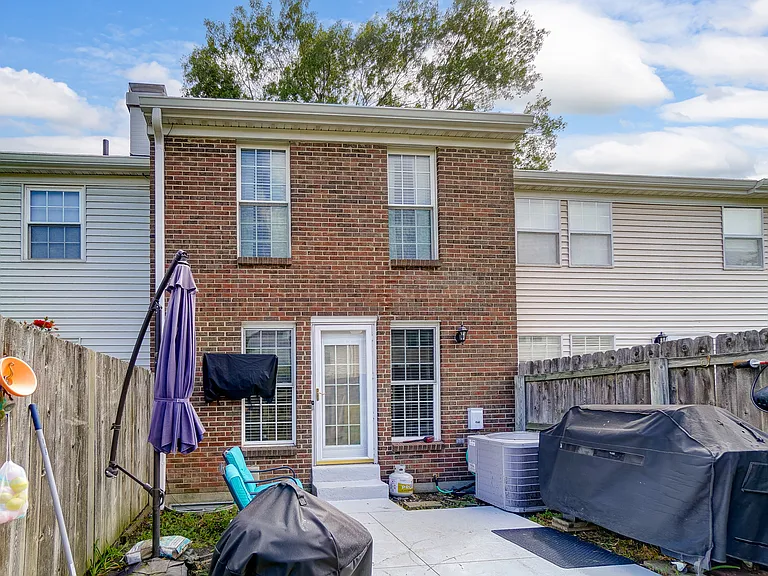 8064 Hetz Dr — Photo 47