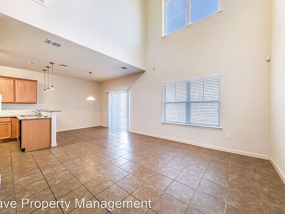 4th image of 1620 Bryant Dr Unit 1002