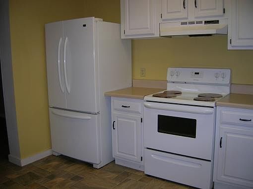 3rd image of 460 W Washington St