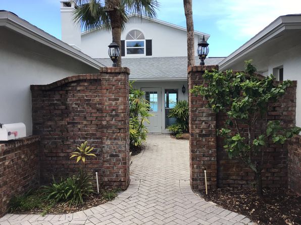 1832 Venetian Point Dr