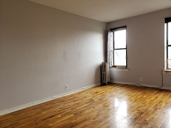 3rd image of 2027 Pacific St APT 2G