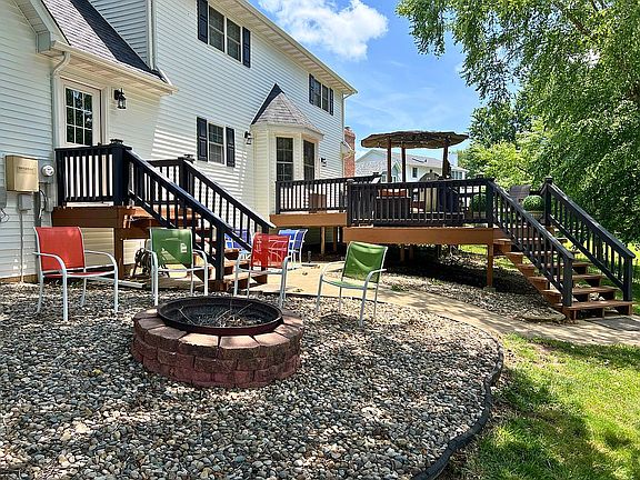 4th image of 270 Canterbury Ln