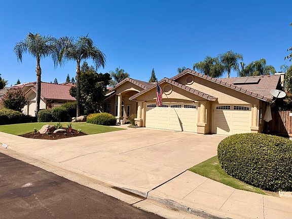 3rd image of 2555 Bellaire Way