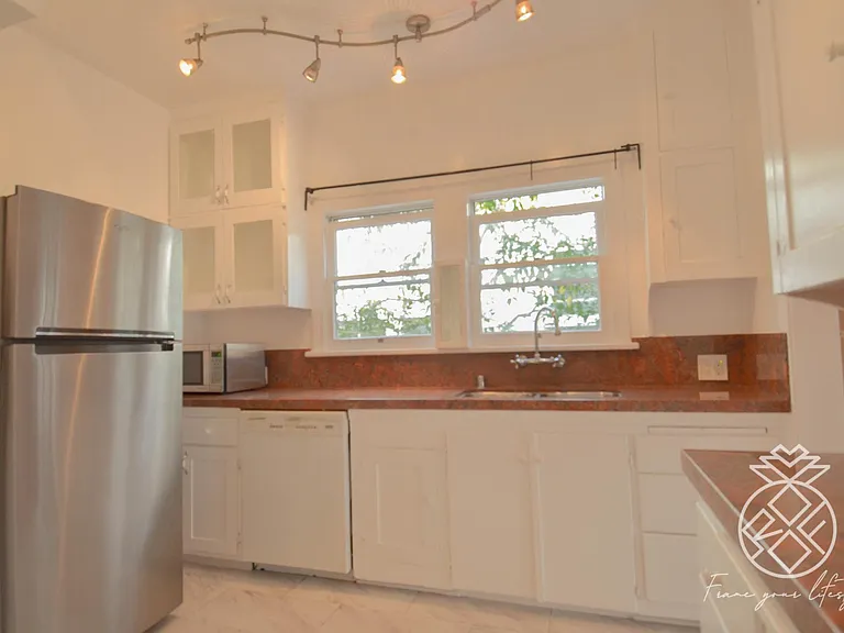 441 N Orange Grove Ave #1/2 — Photo 20
