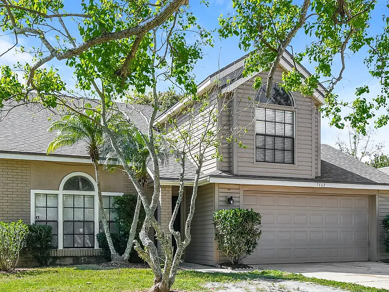 7663 Sapphire Ln — Photo 4
