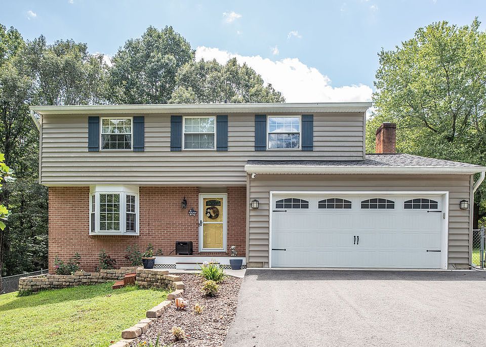 1st image of 22 Ash Ln