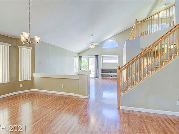 3rd image of 8732 Country Pines Ave