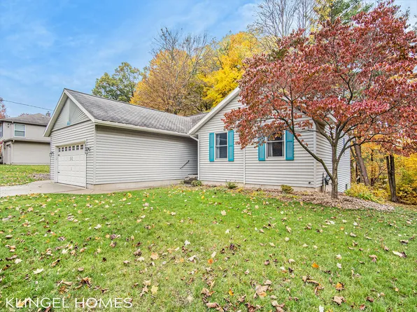 391 Park St, Fruitport, MI 49415