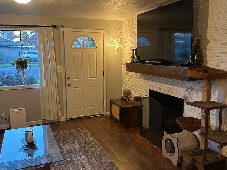 2906 NE Whitman Ave — Photo 5