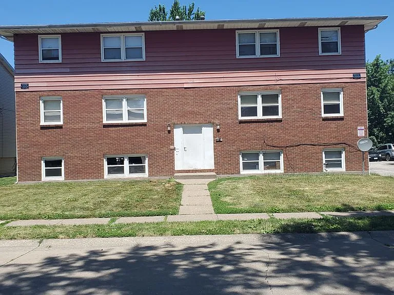 620 W 63rd St — Photo 1