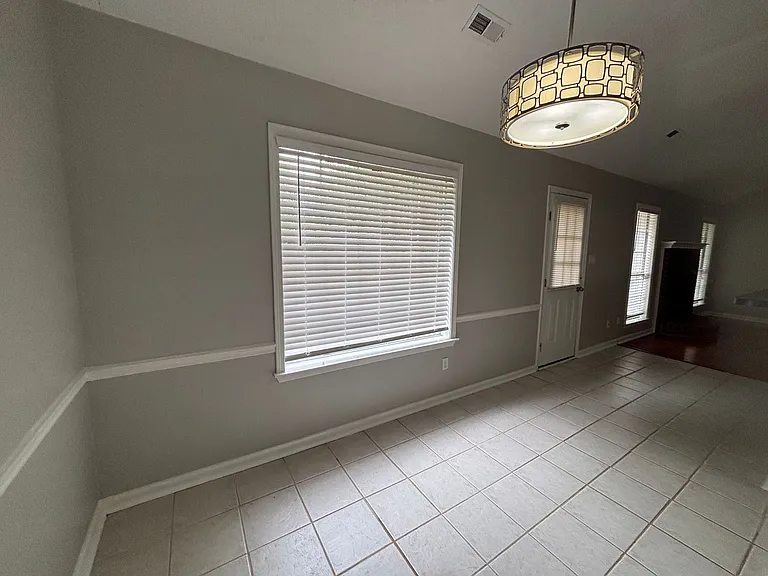 2573 Laurelcrest Dr — Photo 12