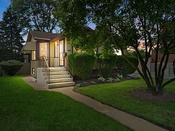 2nd image of 1087 Rose Ave