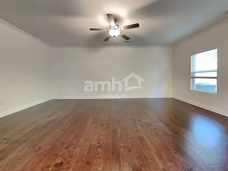 515 McMillan Ln — Photo 6