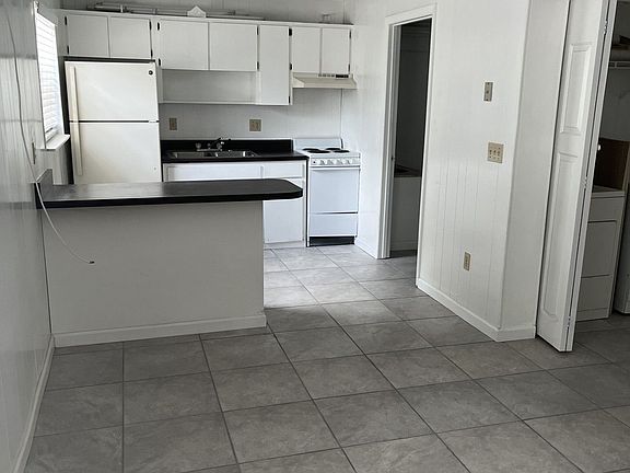 4th image of 4849 SE 110th St Unit B