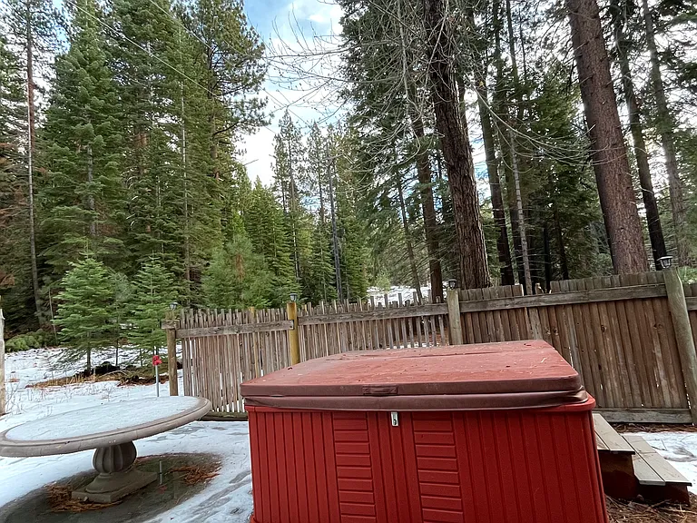 Hot Tub overlooking heavenly forest.