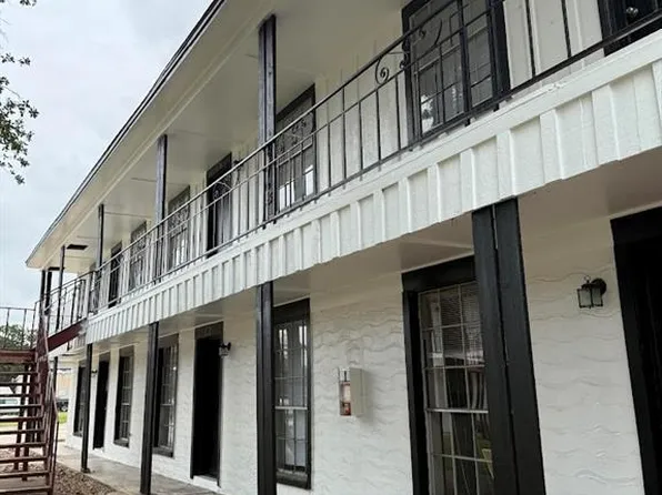 3300 S College Ave APT D9, Bryan, TX 77801
