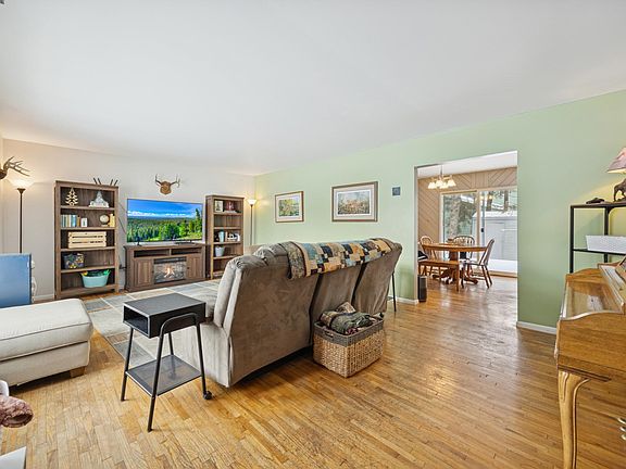 3rd image of 924 King Ave SW