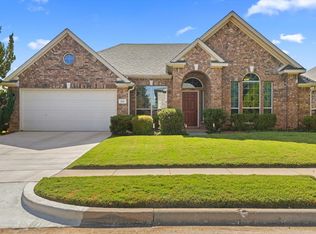 241 Hilltop Dr, Justin, TX 76247