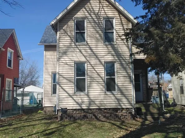 2020 Dixwell St, Davenport, IA 52802
