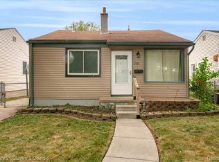 2521 Fisher St, Melvindale, MI 48122