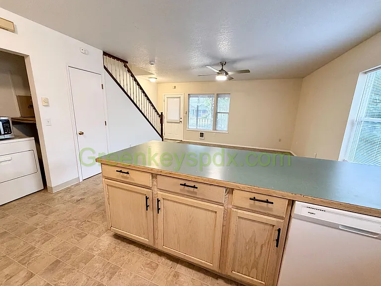 10030 N Lombard St — Photo 12