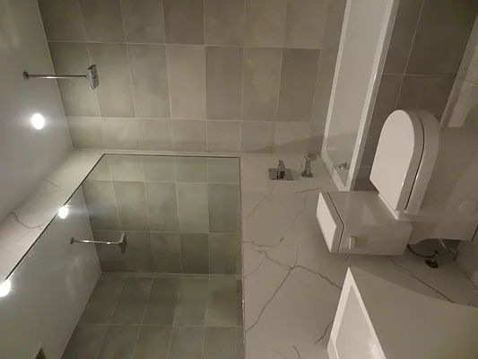 Rented by Miron Realty Group | media 17