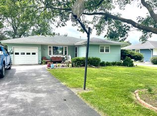 544 Park St, Beecher, IL 60401
