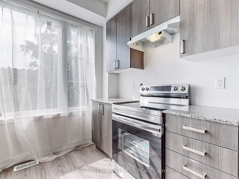 73 Pine Gate Pl — Photo 11