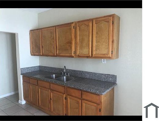 4th image of 4153 1/2 Garthwaite Ave