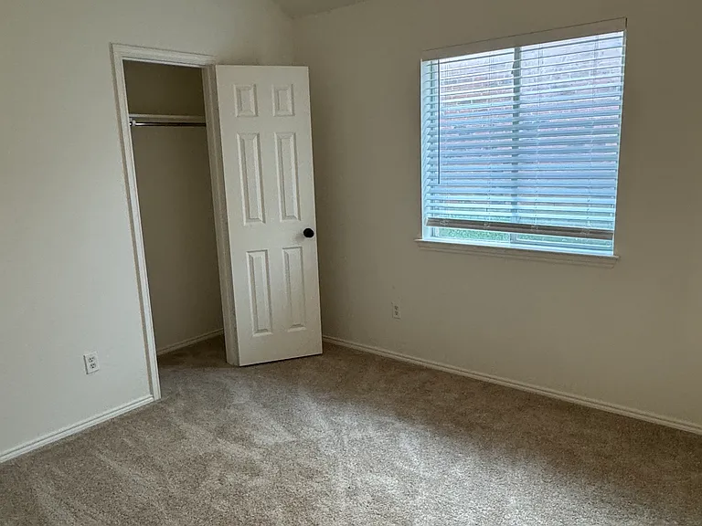 1838 Walnut Way — Photo 5