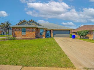 8256 Lesley Ln, Watauga, TX 76148