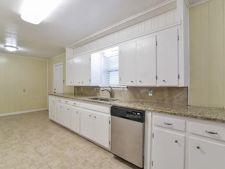 7233 Overhill Rd — Photo 17