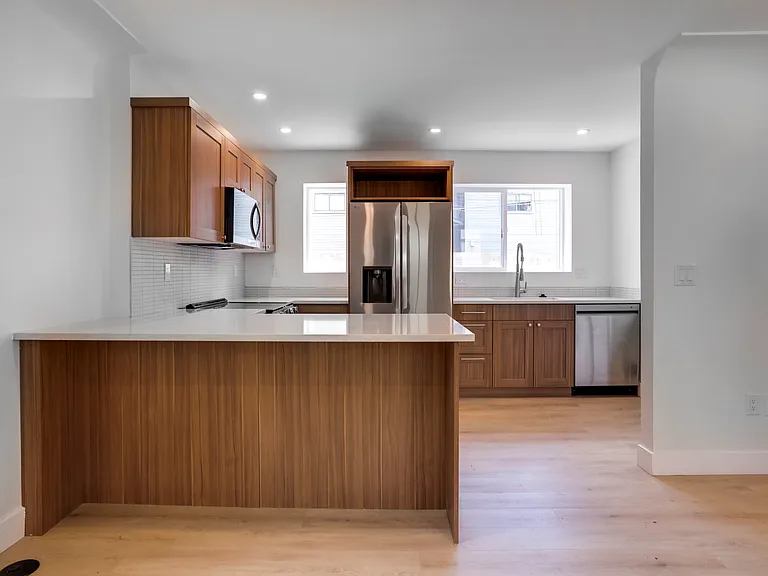 1270 N Logan St #9 — Photo 31