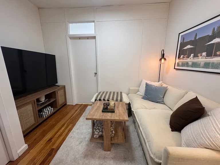 321 E 25th St #4B — Photo 3