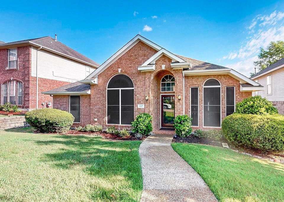 1st image of 437 Vista Noche Dr