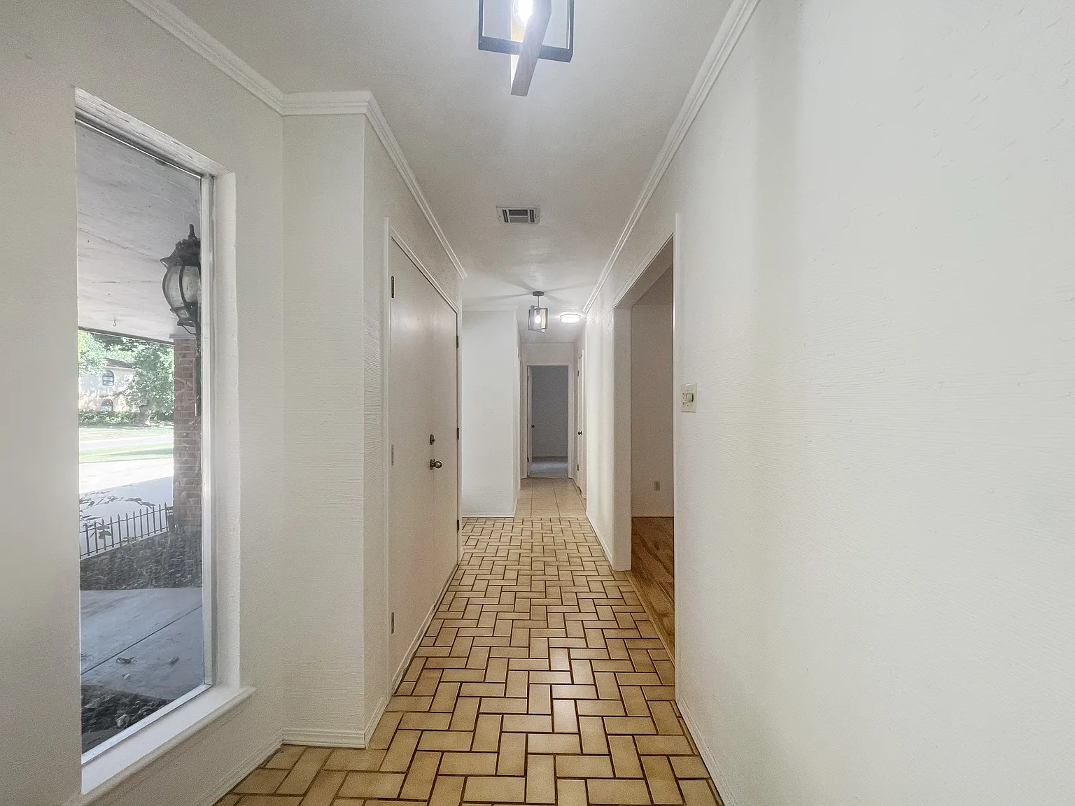 2604 Northeast Garden Lane - 1 — Photo 3