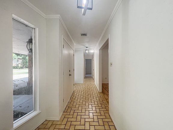 3rd image of 2604 NE Garden Ln