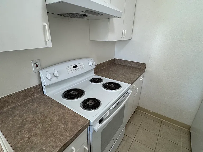 Kula Kai Apartments — Photo 11