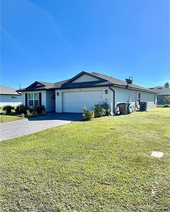 1st image of 924 NE 10th Ln