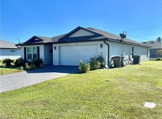 924 NE 10th Ln, Cape Coral, FL 33909