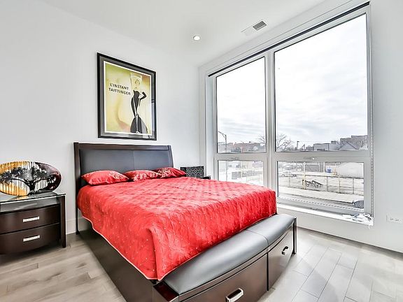4th image of 2351 W Wabansia Ave #210